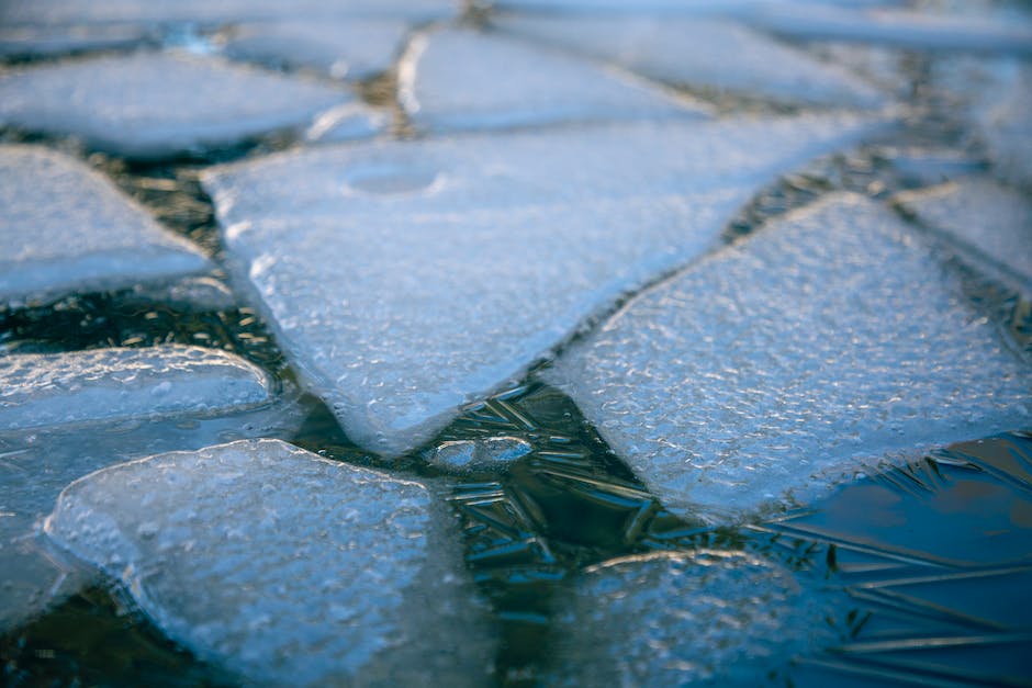  Warum sind Eiswürfel blau?