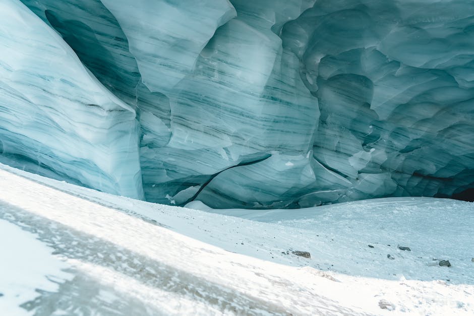 Abbildung des salzhaltigen Wassers, das zur Schmelze des Eises beiträgt